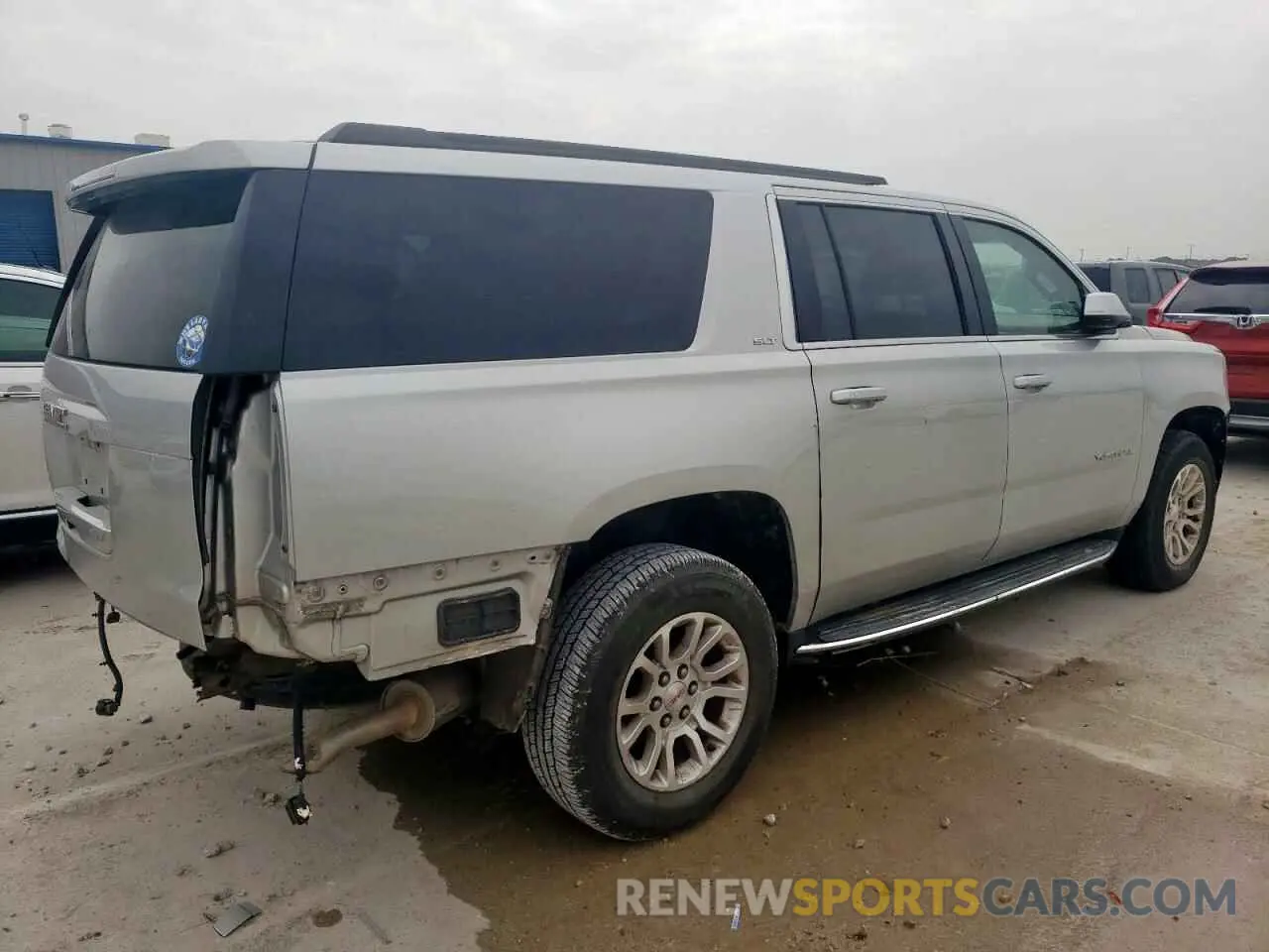 3 Photograph of a damaged car 1GKS2GKC3KR343794 GMC YUKON 2019