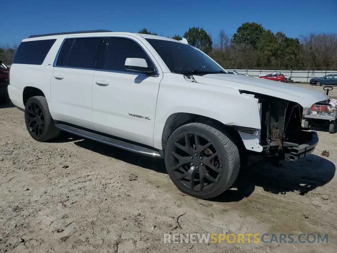 4 Photograph of a damaged car 1GKS2GKC3KR359669 GMC YUKON 2019