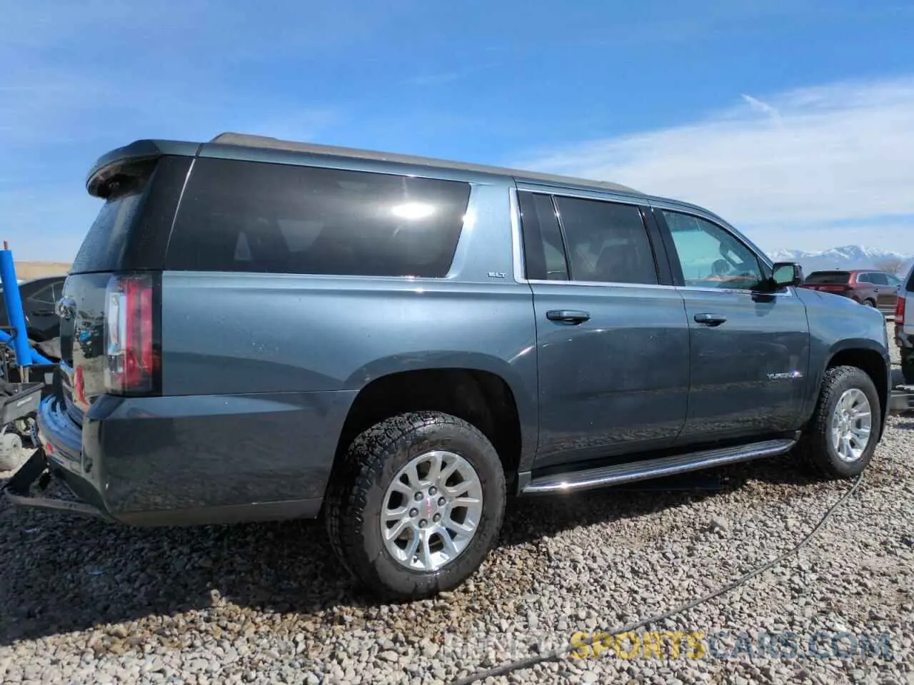 3 Photograph of a damaged car 1GKS2GKC4KR302722 GMC YUKON 2019