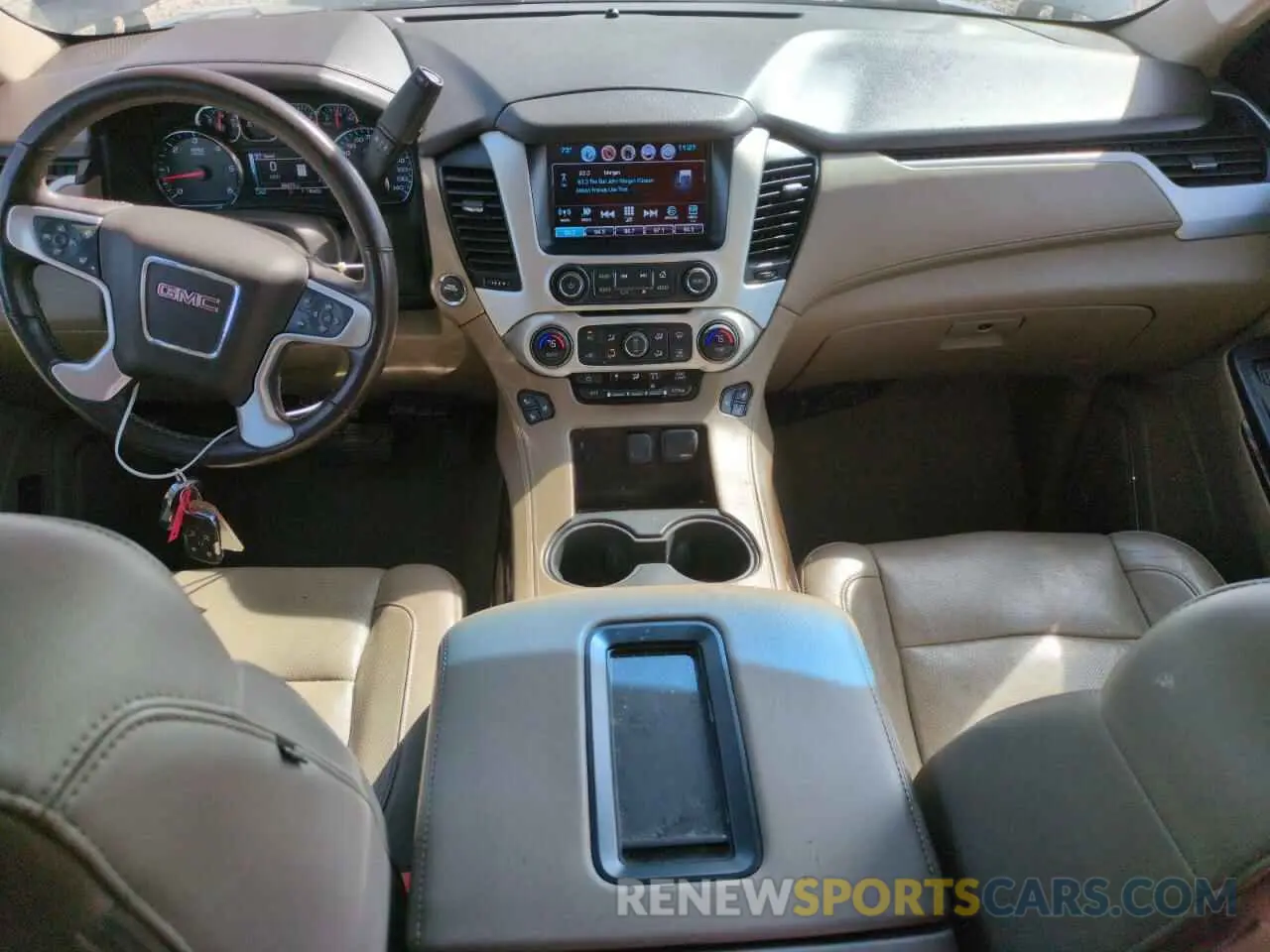8 Photograph of a damaged car 1GKS2GKC4KR302722 GMC YUKON 2019