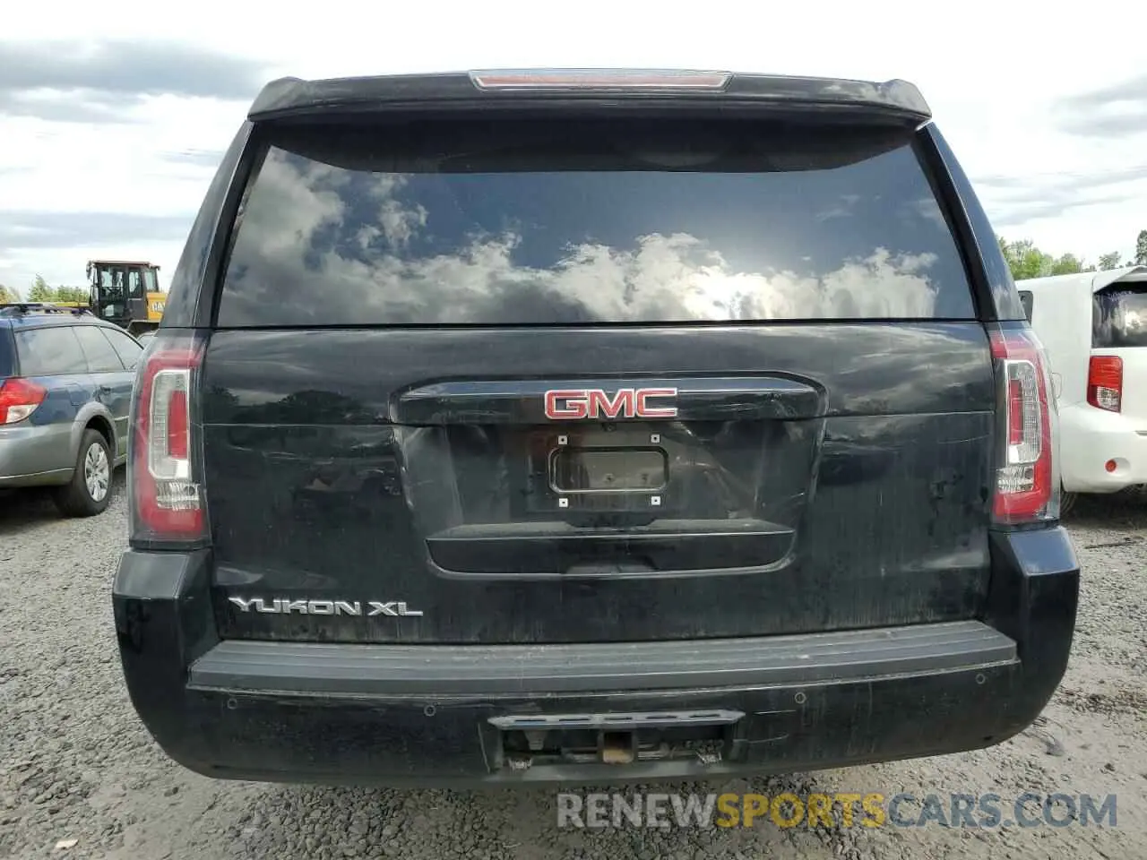 6 Photograph of a damaged car 1GKS2GKC5KR247763 GMC YUKON 2019