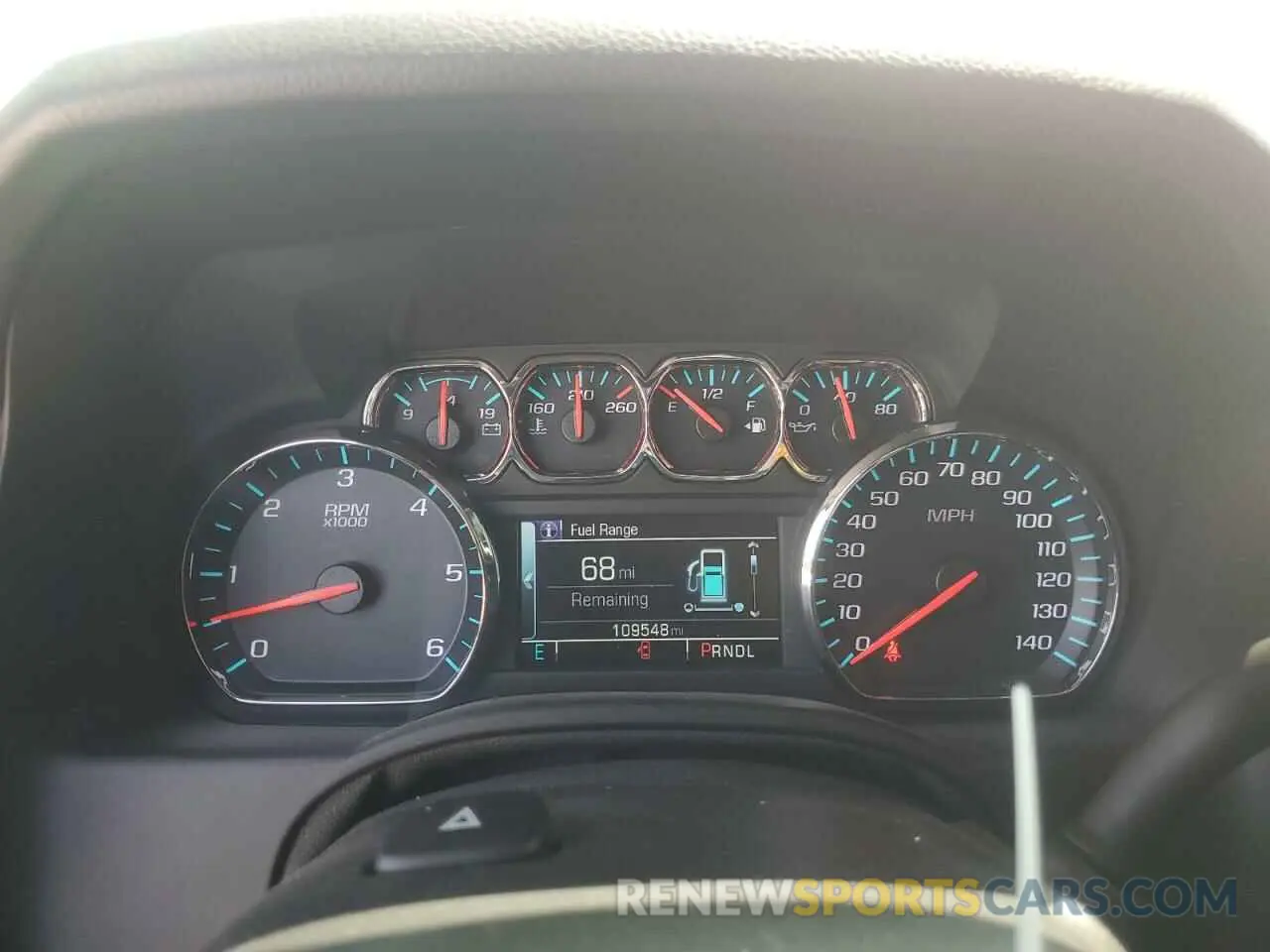 9 Photograph of a damaged car 1GKS2GKC5KR303605 GMC YUKON 2019