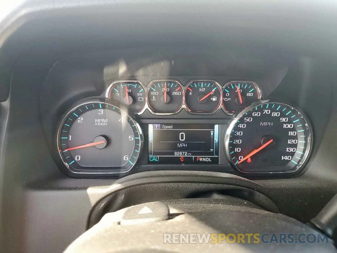 9 Photograph of a damaged car 1GKS2GKC5KR363643 GMC YUKON 2019