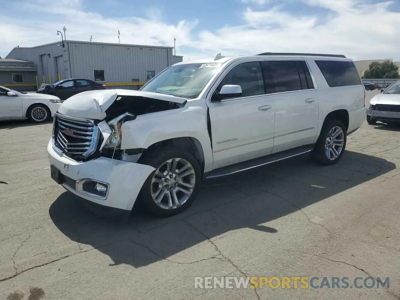 1 Photograph of a damaged car 1GKS2GKC5KR383231 GMC YUKON 2019