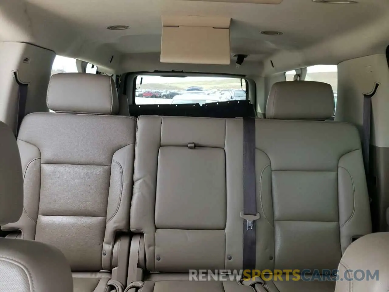10 Photograph of a damaged car 1GKS2GKC8KR371087 GMC YUKON 2019