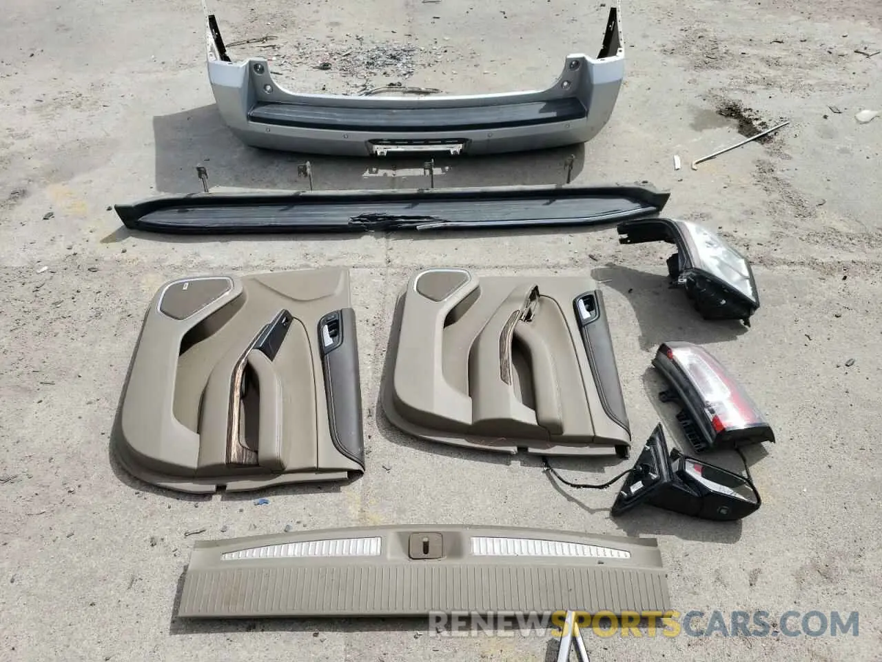 13 Photograph of a damaged car 1GKS2GKC8KR371087 GMC YUKON 2019
