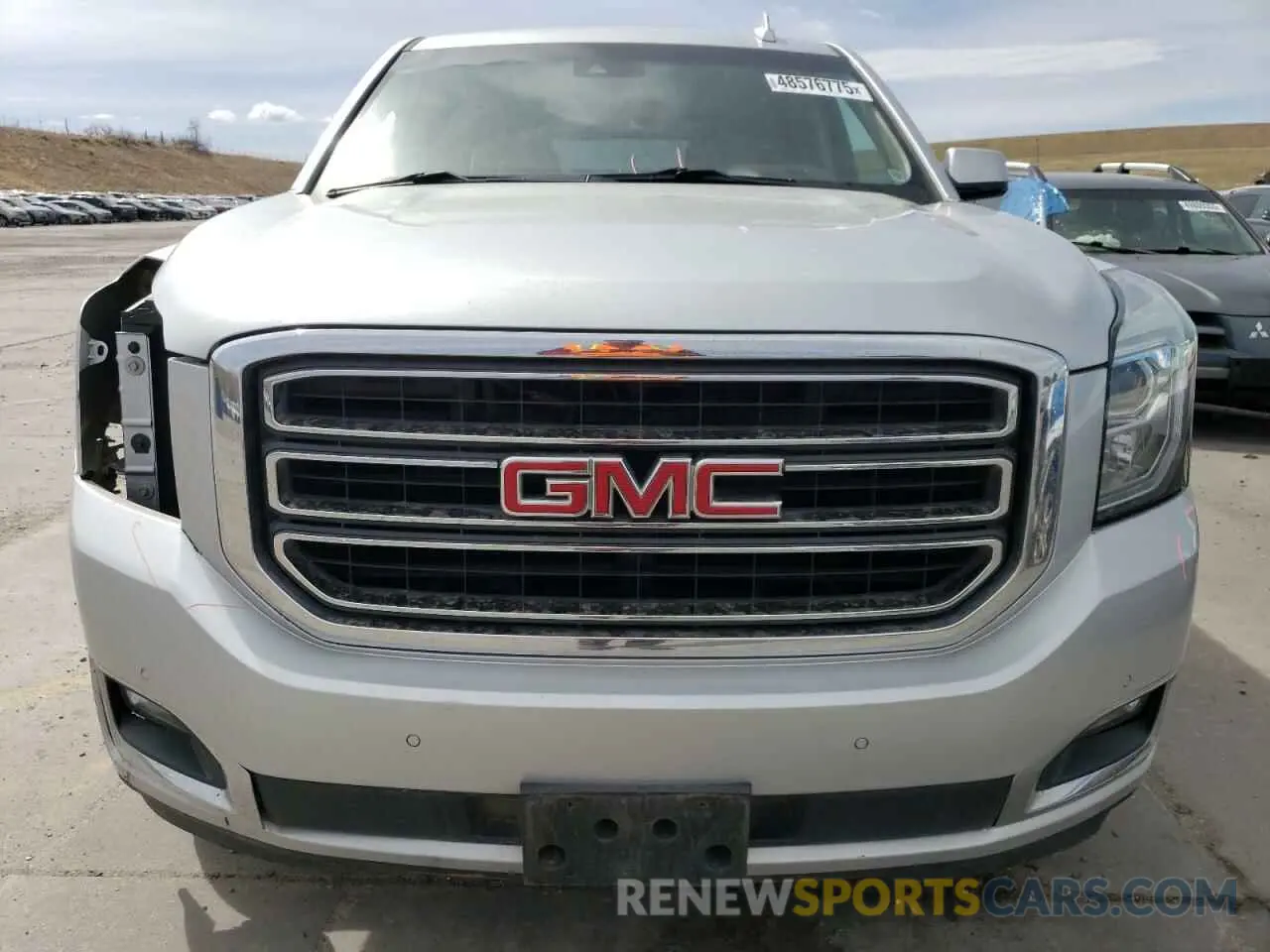 5 Photograph of a damaged car 1GKS2GKC8KR371087 GMC YUKON 2019