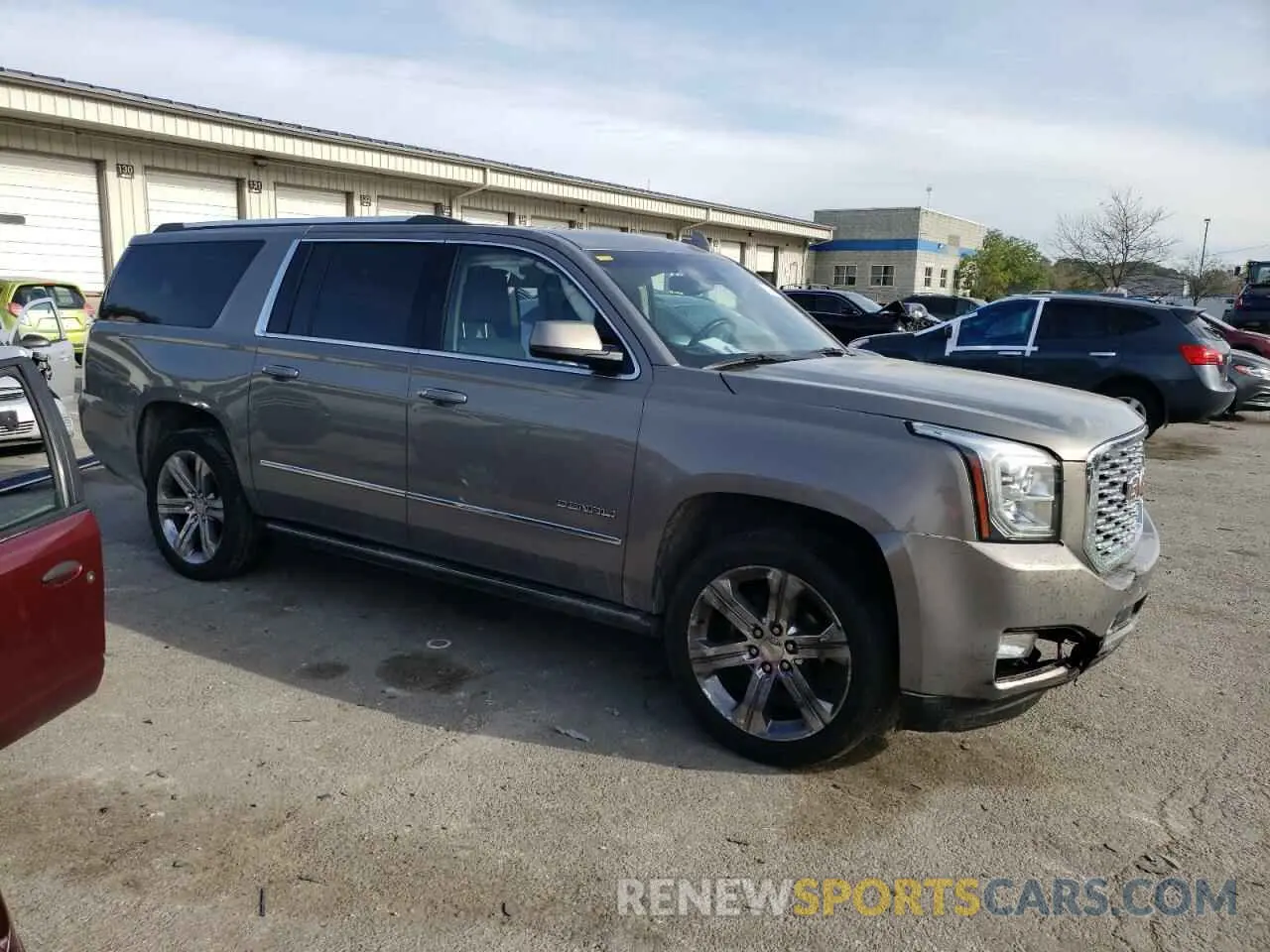 4 Photograph of a damaged car 1GKS2HKJ3KR247409 GMC YUKON 2019