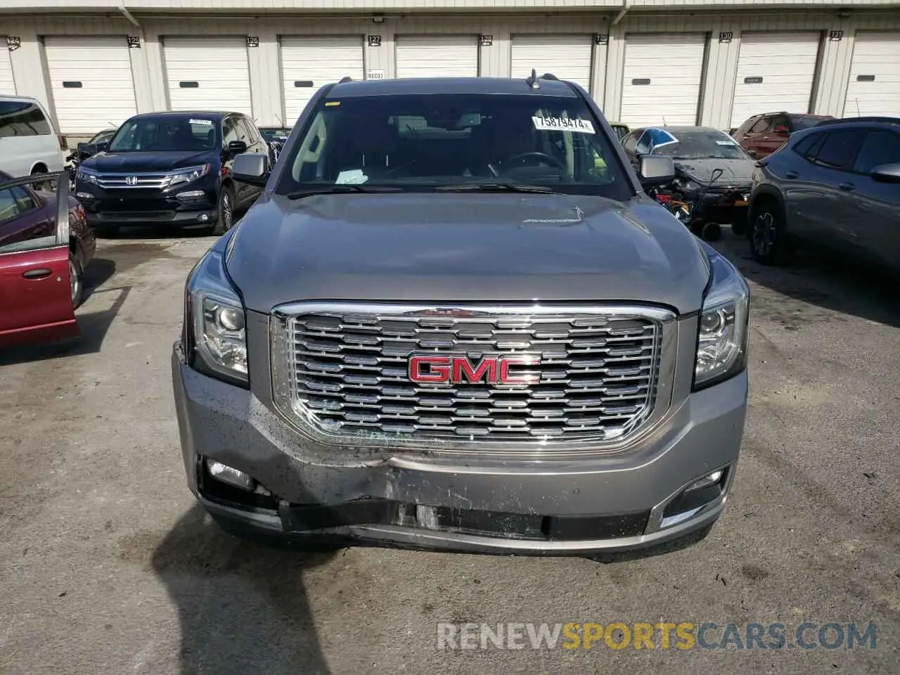 5 Photograph of a damaged car 1GKS2HKJ3KR247409 GMC YUKON 2019