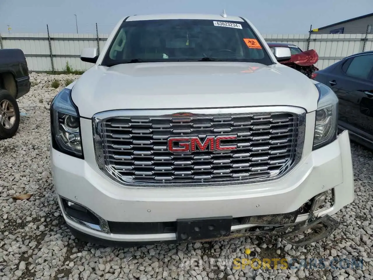 5 Photograph of a damaged car 1GKS2HKJ3KR386729 GMC YUKON 2019