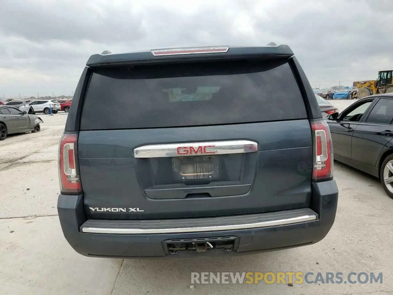 6 Photograph of a damaged car 1GKS2HKJ6KR304587 GMC YUKON 2019