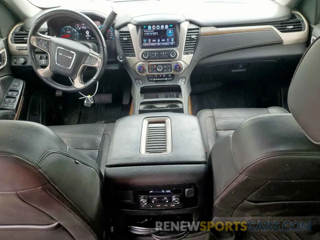 8 Photograph of a damaged car 1GKS2HKJ6KR304587 GMC YUKON 2019