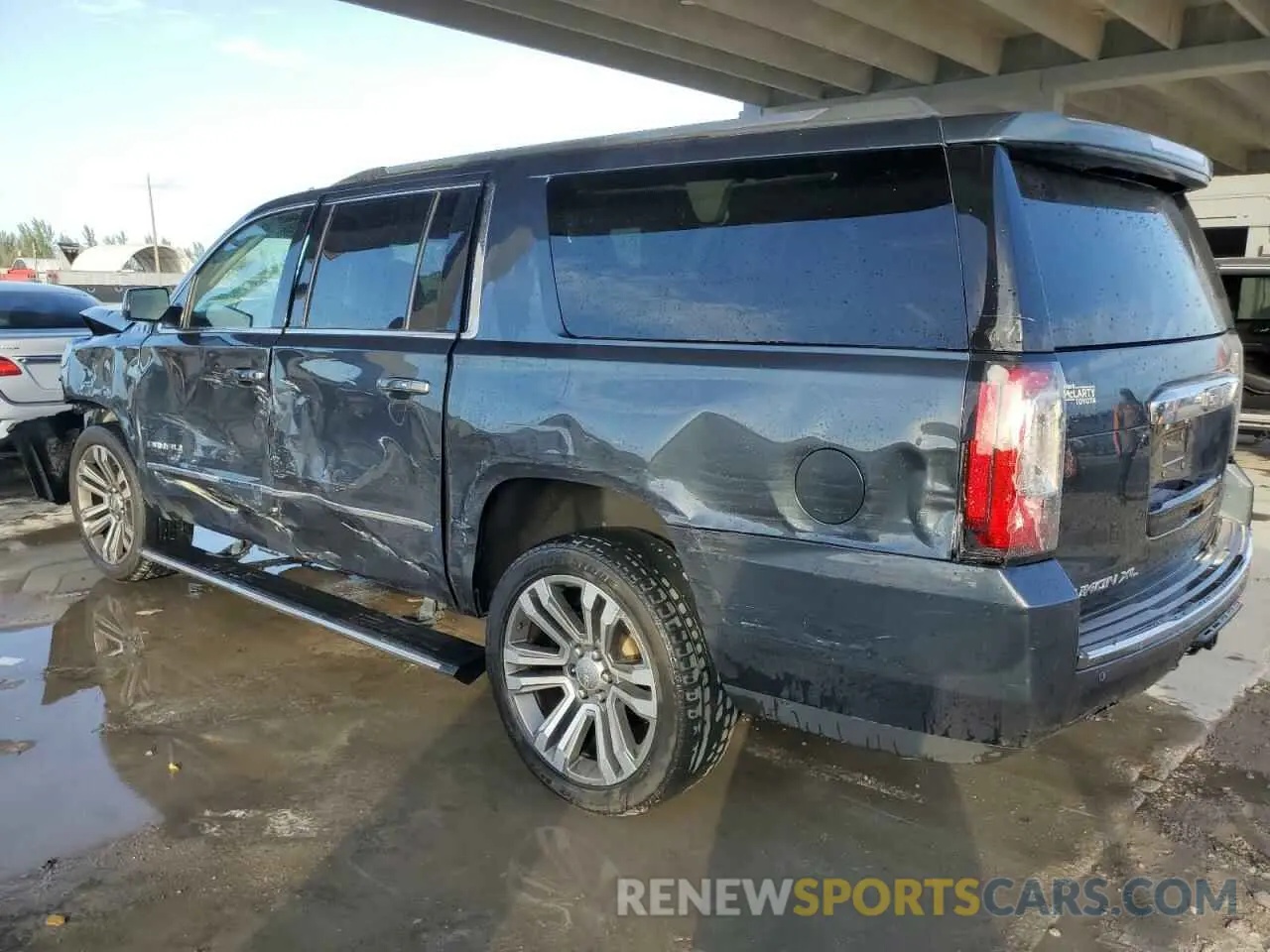 2 Photograph of a damaged car 1GKS2HKJ7KR340305 GMC YUKON 2019