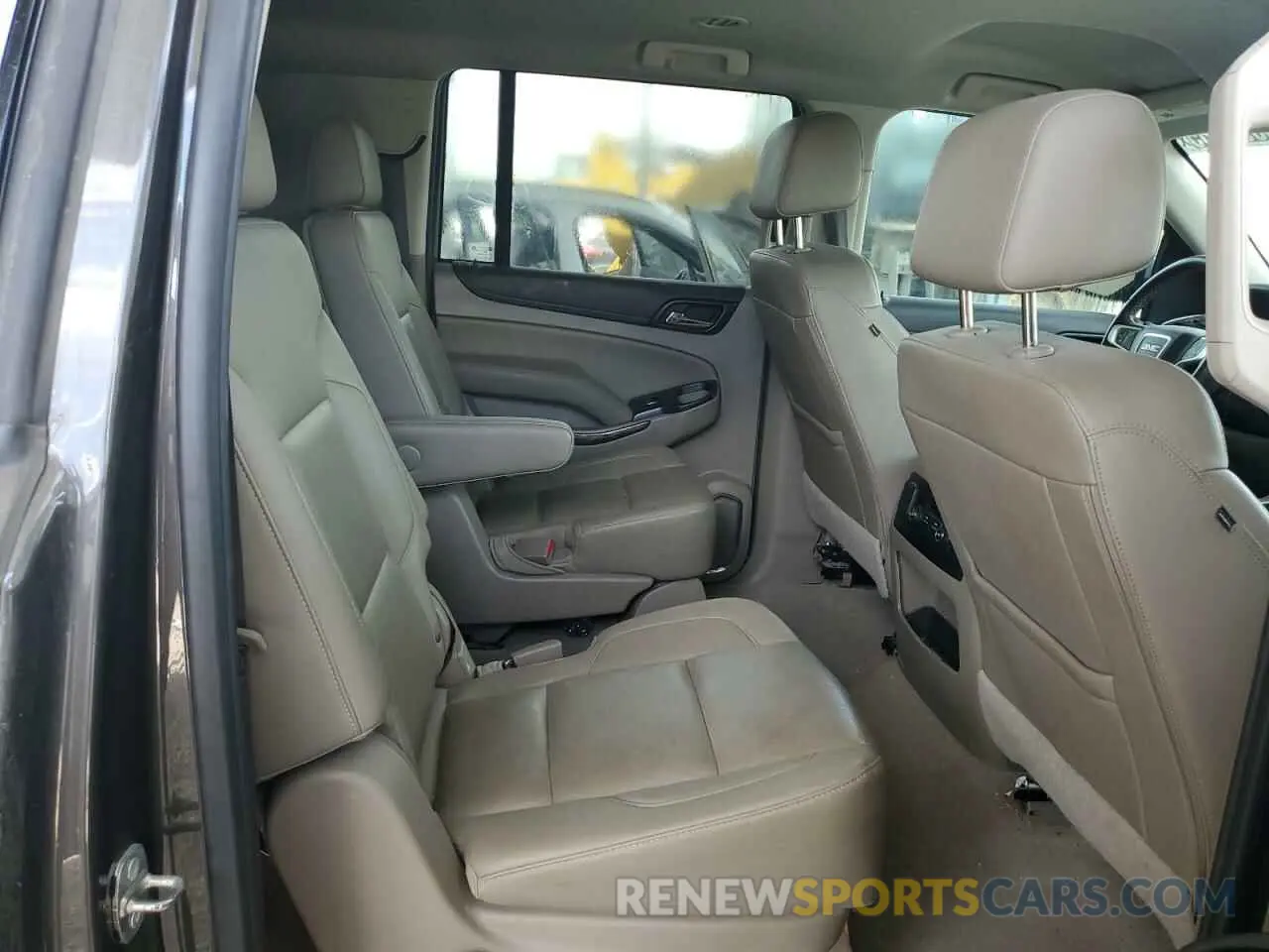11 Photograph of a damaged car 1GKS2JKC3KR233809 GMC YUKON 2019