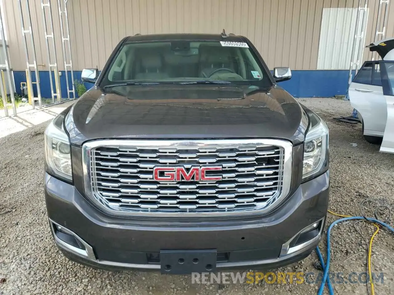 5 Photograph of a damaged car 1GKS2JKC3KR233809 GMC YUKON 2019