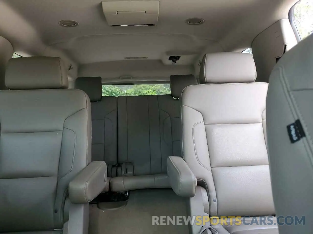 10 Photograph of a damaged car 1GKS2JKC8KR153714 GMC YUKON 2019