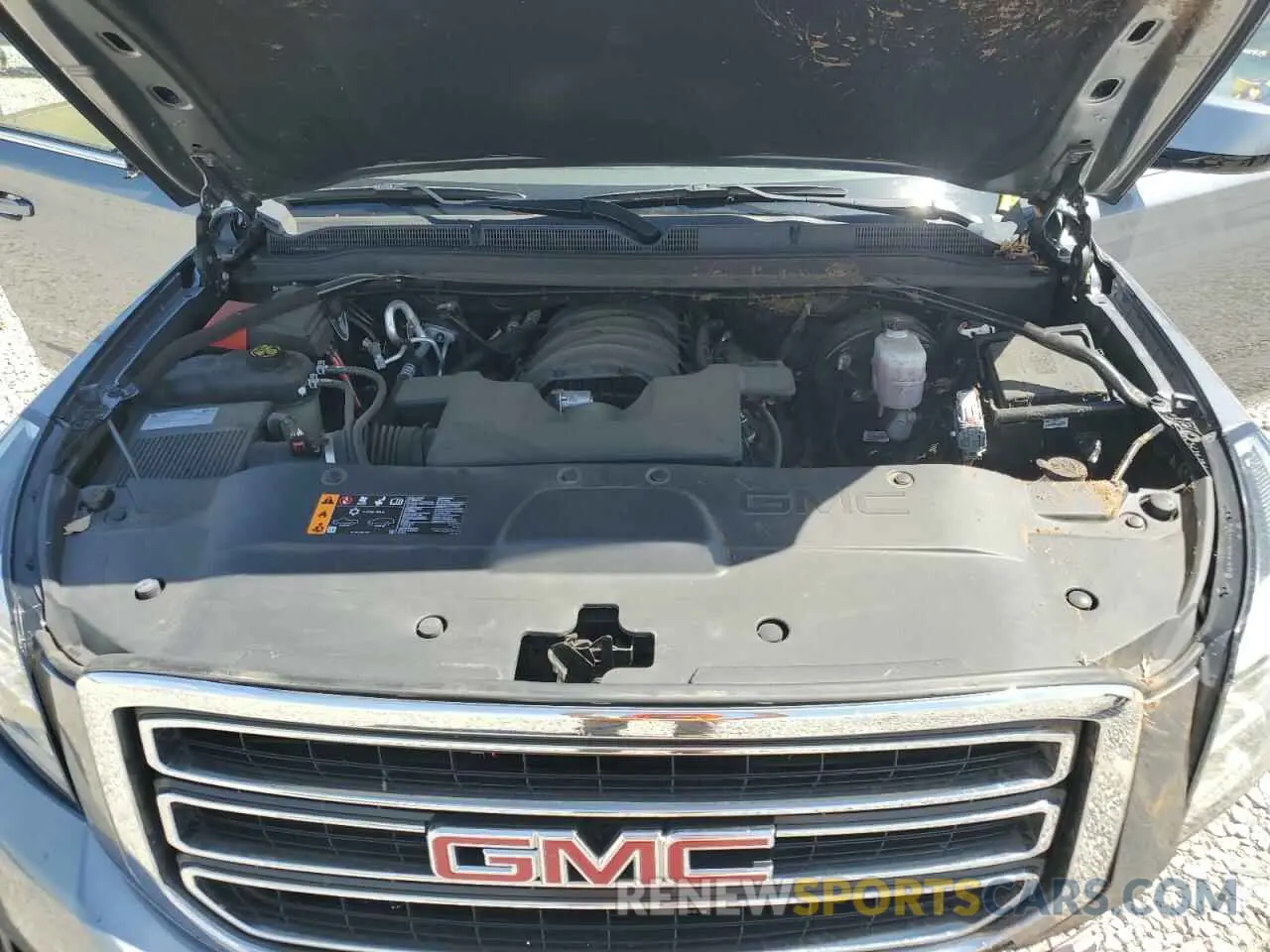 14 Photograph of a damaged car 1GKS1AKC2LR282231 GMC YUKON 2020