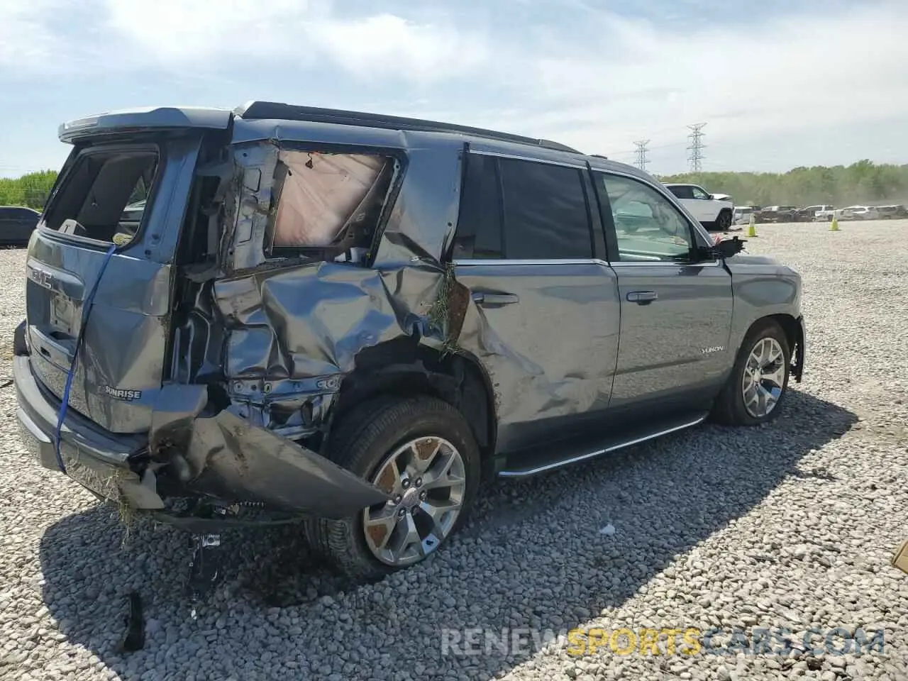 3 Photograph of a damaged car 1GKS1AKC2LR282231 GMC YUKON 2020