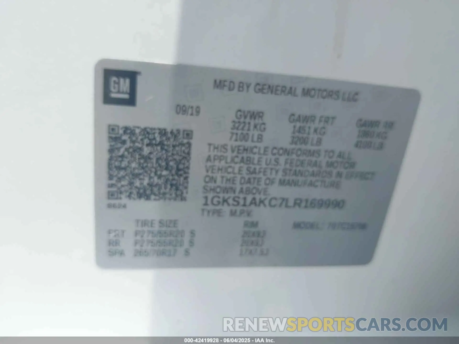 9 Photograph of a damaged car 1GKS1AKC7LR169990 GMC YUKON 2020