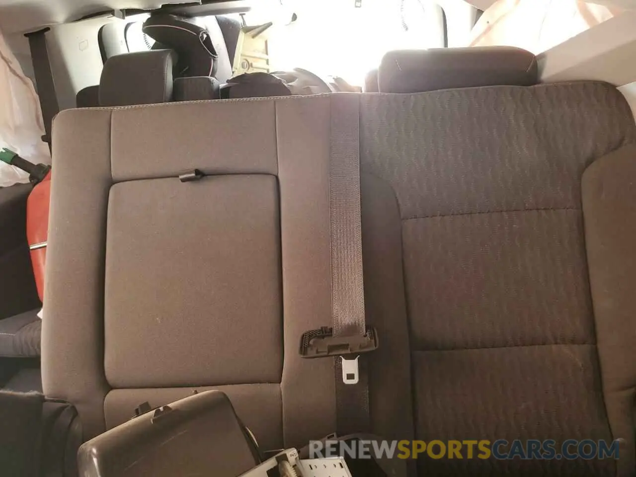 10 Photograph of a damaged car 1GKS1AKC8LR120605 GMC YUKON 2020