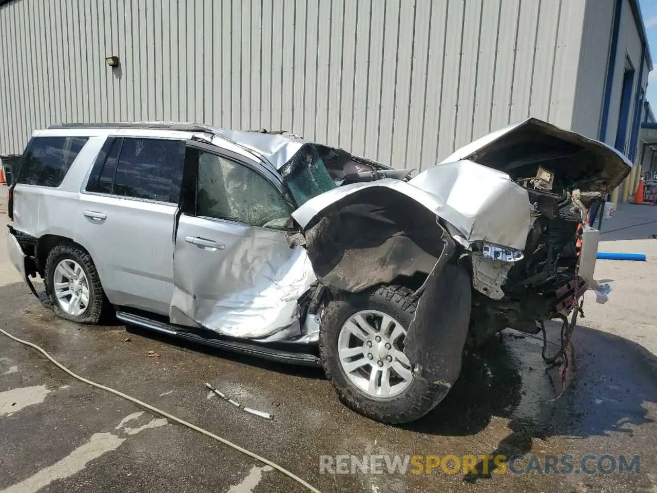 4 Photograph of a damaged car 1GKS1AKC8LR120605 GMC YUKON 2020