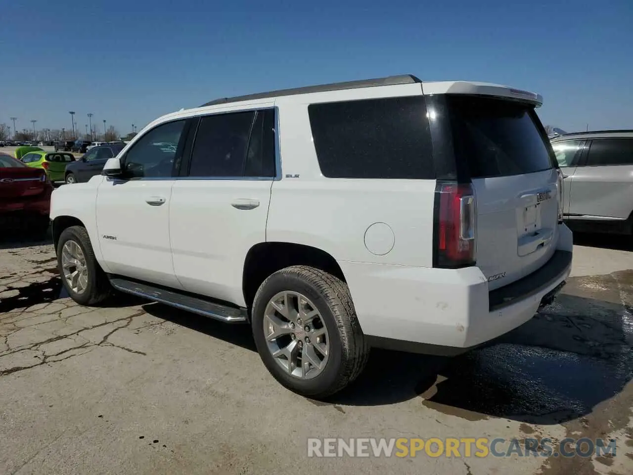 2 Photograph of a damaged car 1GKS1AKCXLR127278 GMC YUKON 2020