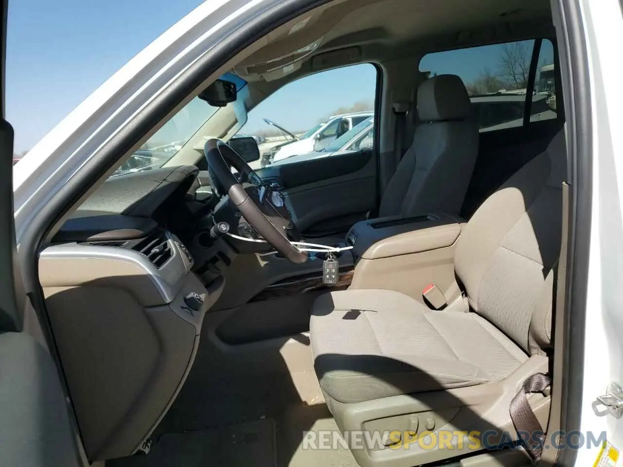 7 Photograph of a damaged car 1GKS1AKCXLR127278 GMC YUKON 2020