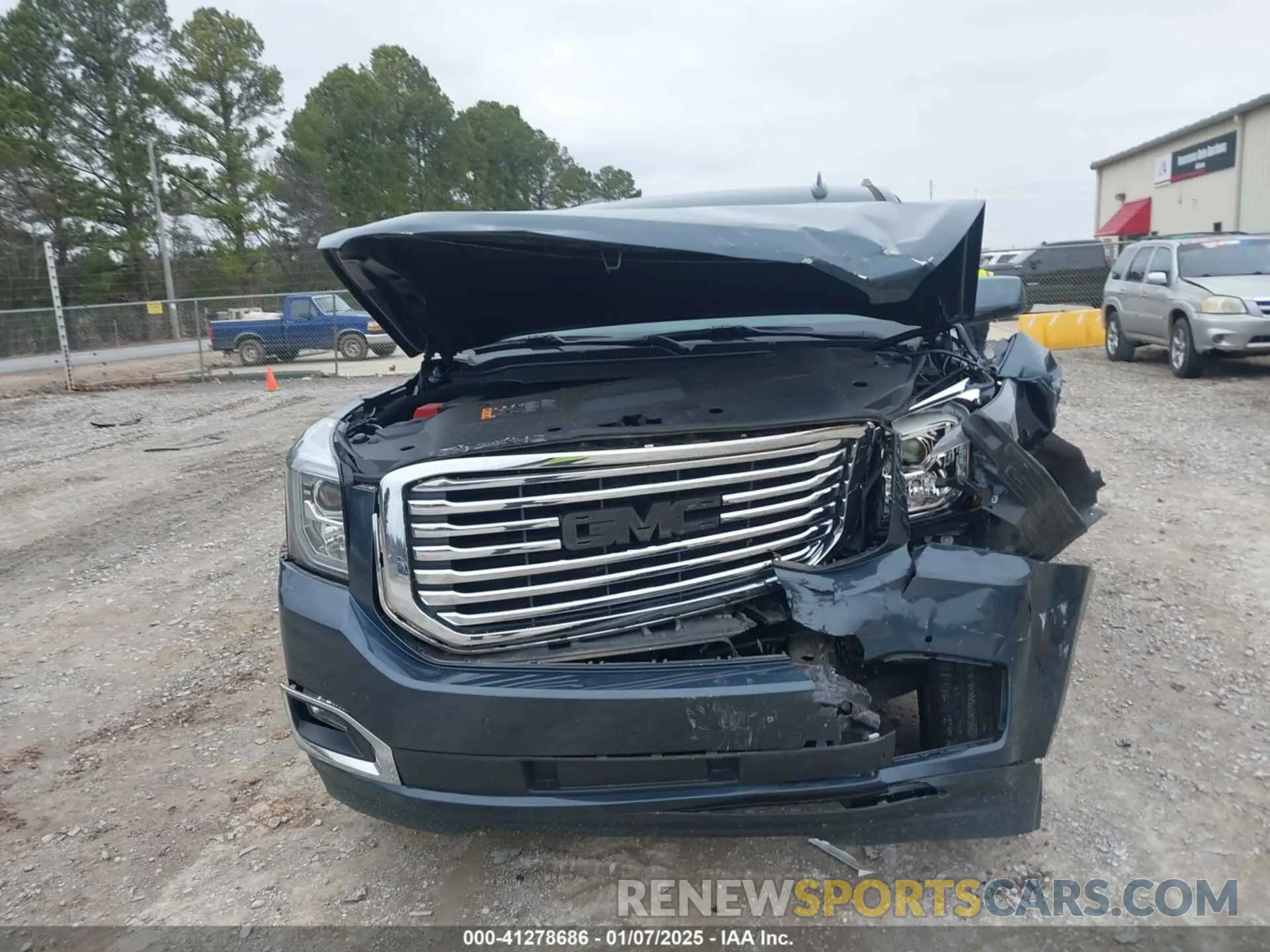 12 Photograph of a damaged car 1GKS1BKC1LR111914 GMC YUKON 2020