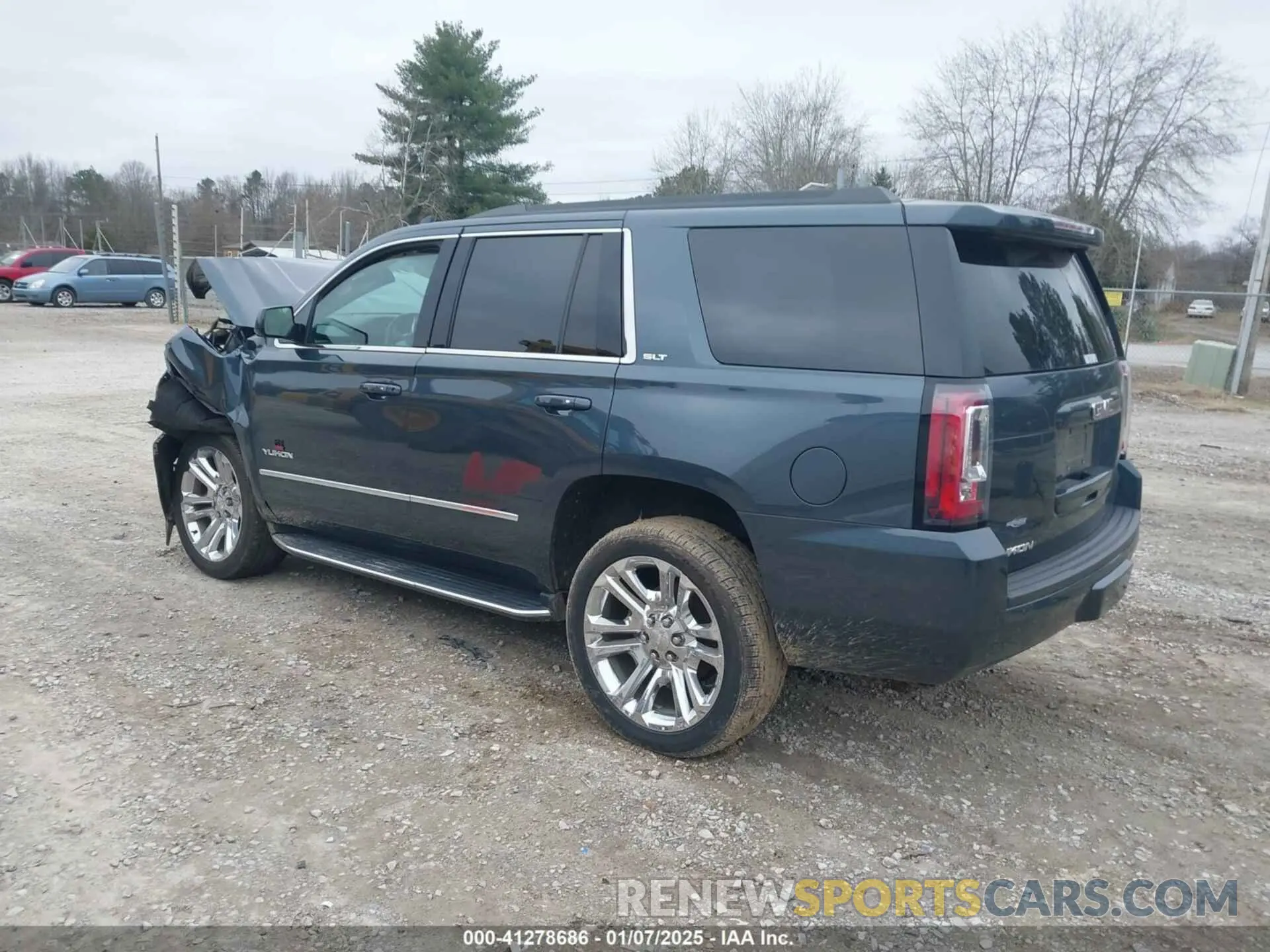3 Photograph of a damaged car 1GKS1BKC1LR111914 GMC YUKON 2020