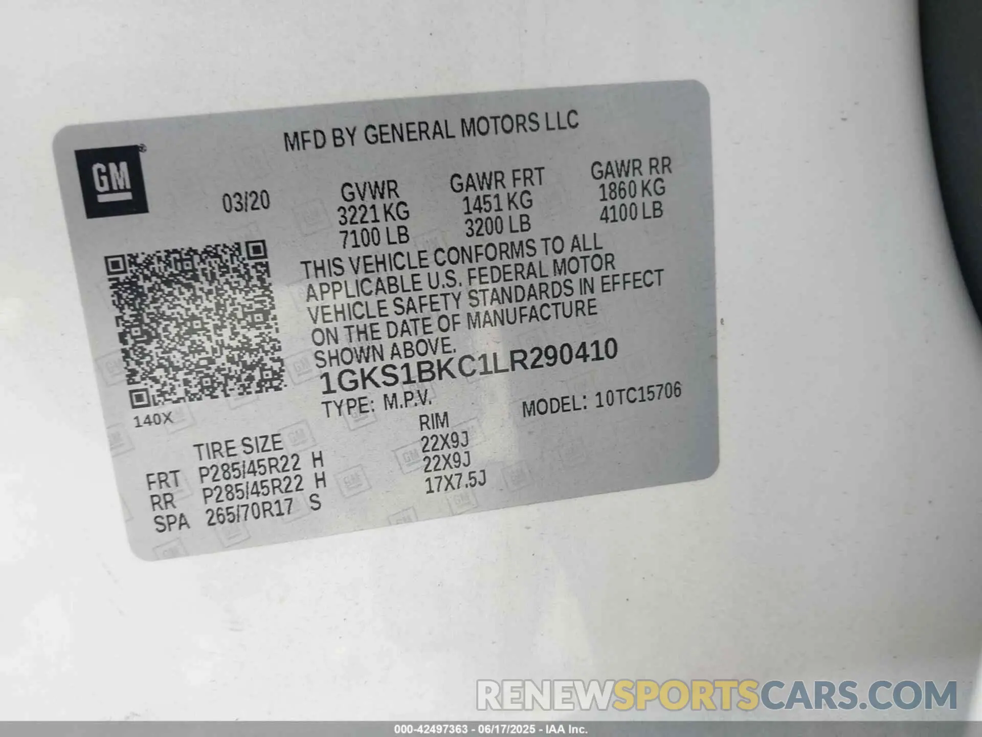 9 Photograph of a damaged car 1GKS1BKC1LR290410 GMC YUKON 2020
