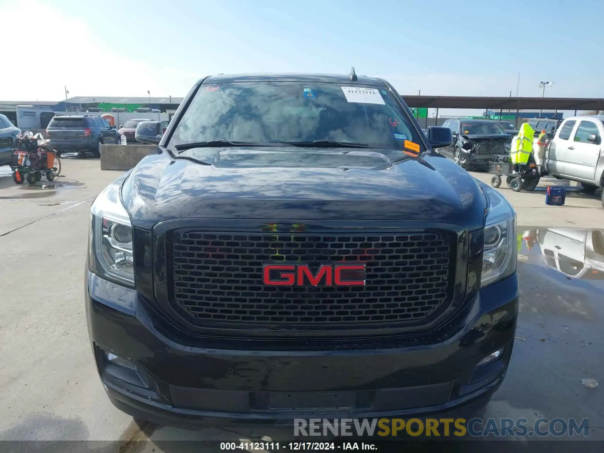 12 Photograph of a damaged car 1GKS1BKC3LR205440 GMC YUKON 2020