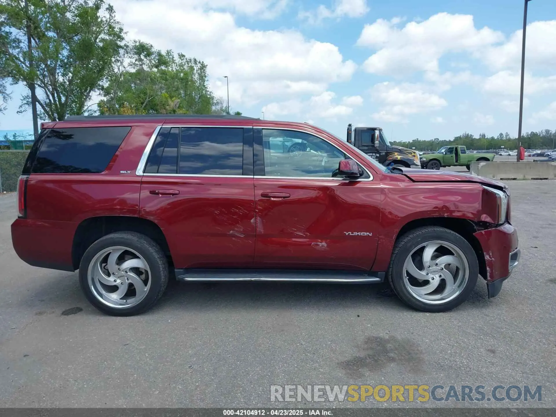 13 Photograph of a damaged car 1GKS1BKC4LR242383 GMC YUKON 2020