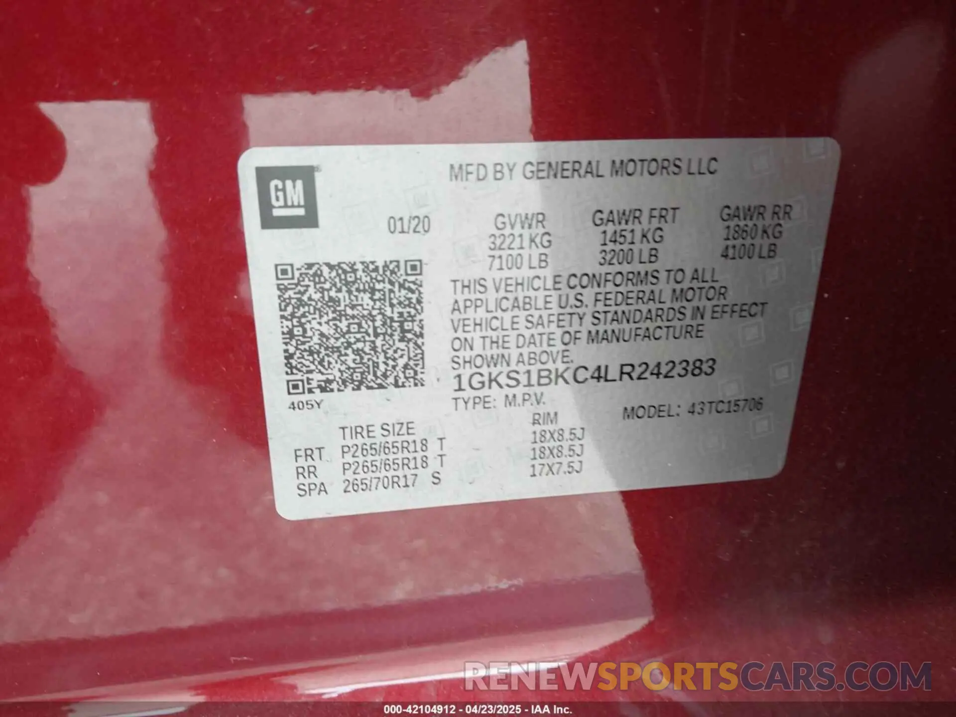 9 Photograph of a damaged car 1GKS1BKC4LR242383 GMC YUKON 2020