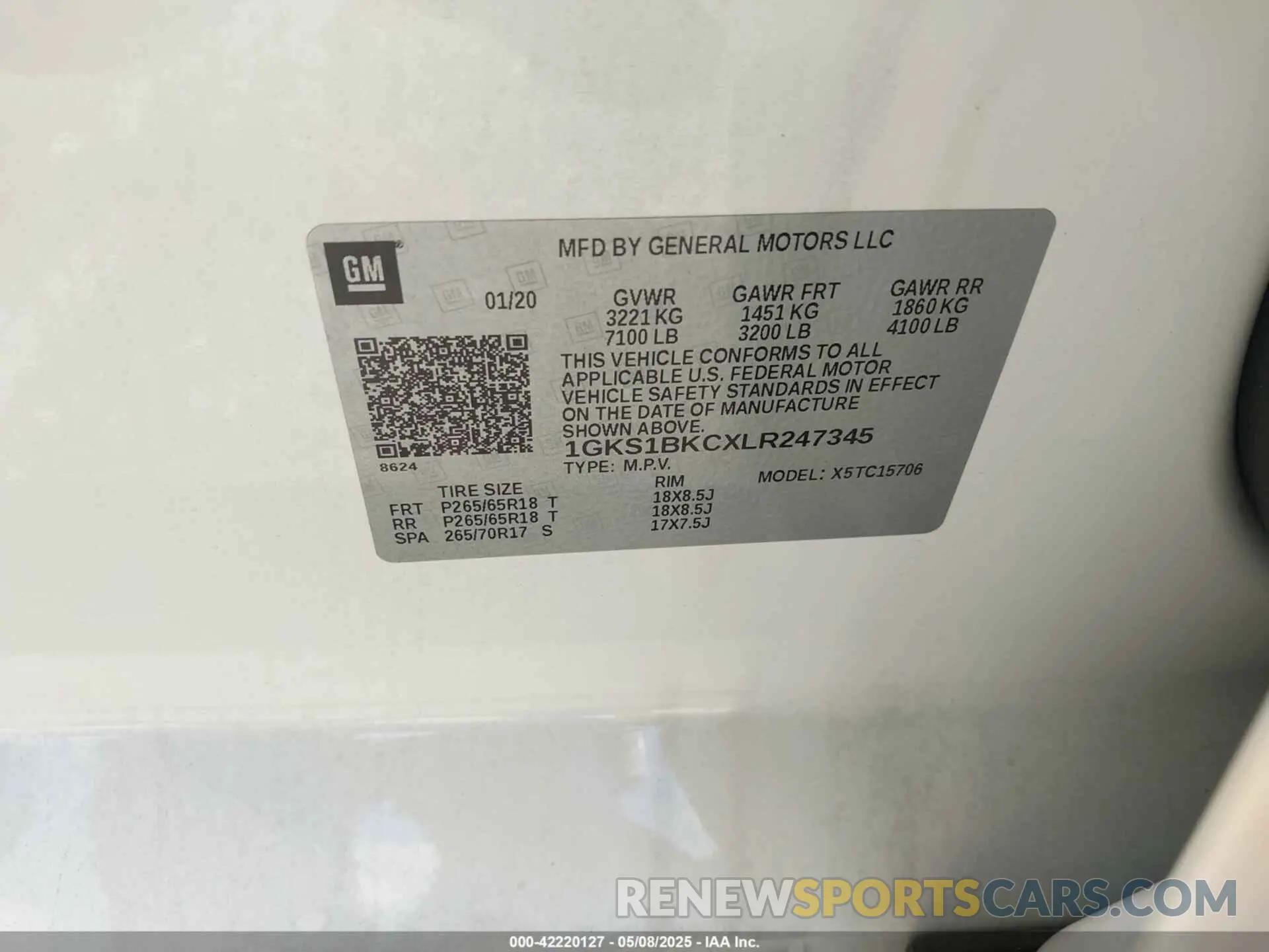 9 Photograph of a damaged car 1GKS1BKCXLR247345 GMC YUKON 2020