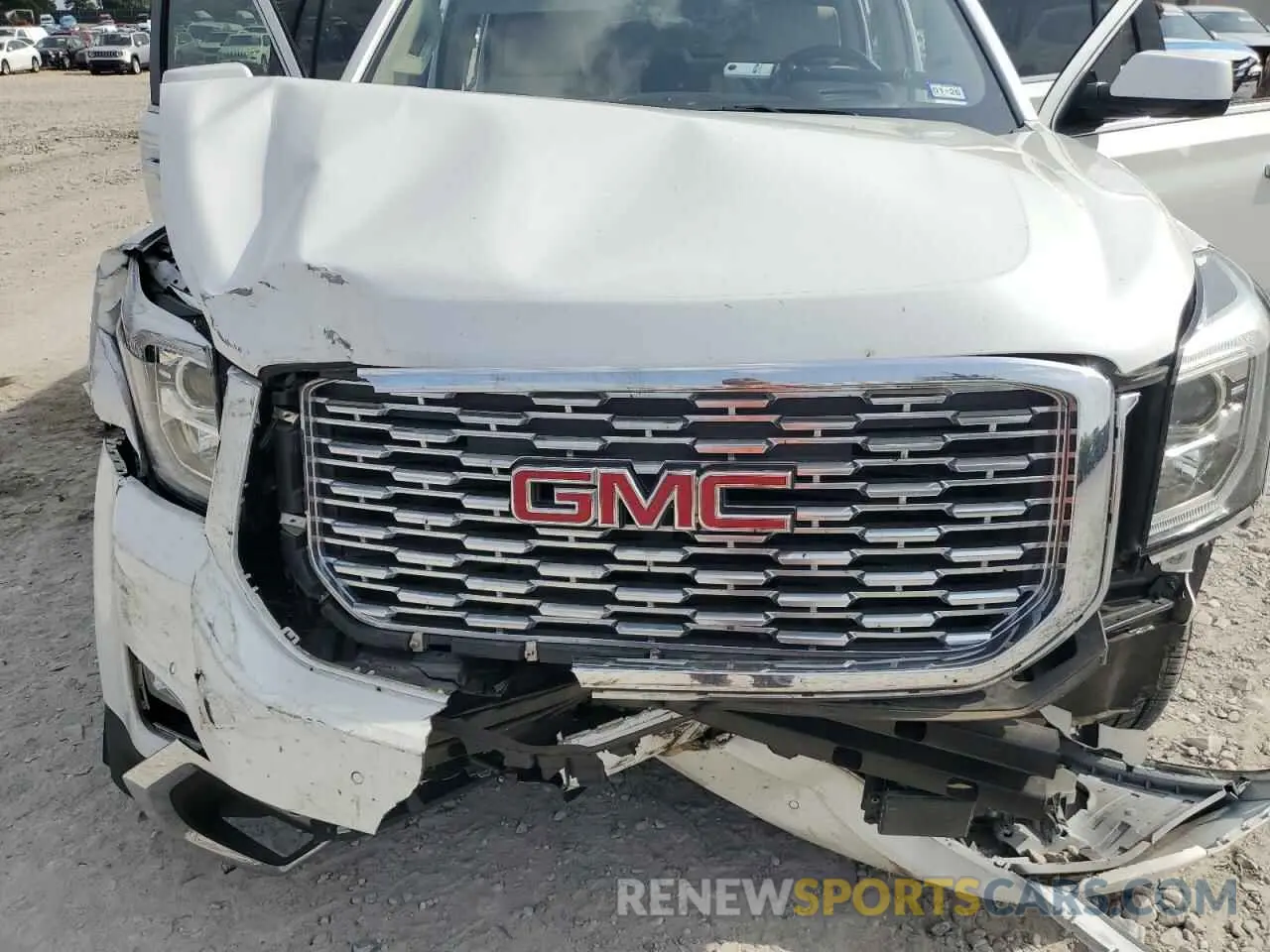 12 Photograph of a damaged car 1GKS1CKJ2LR179188 GMC YUKON 2020