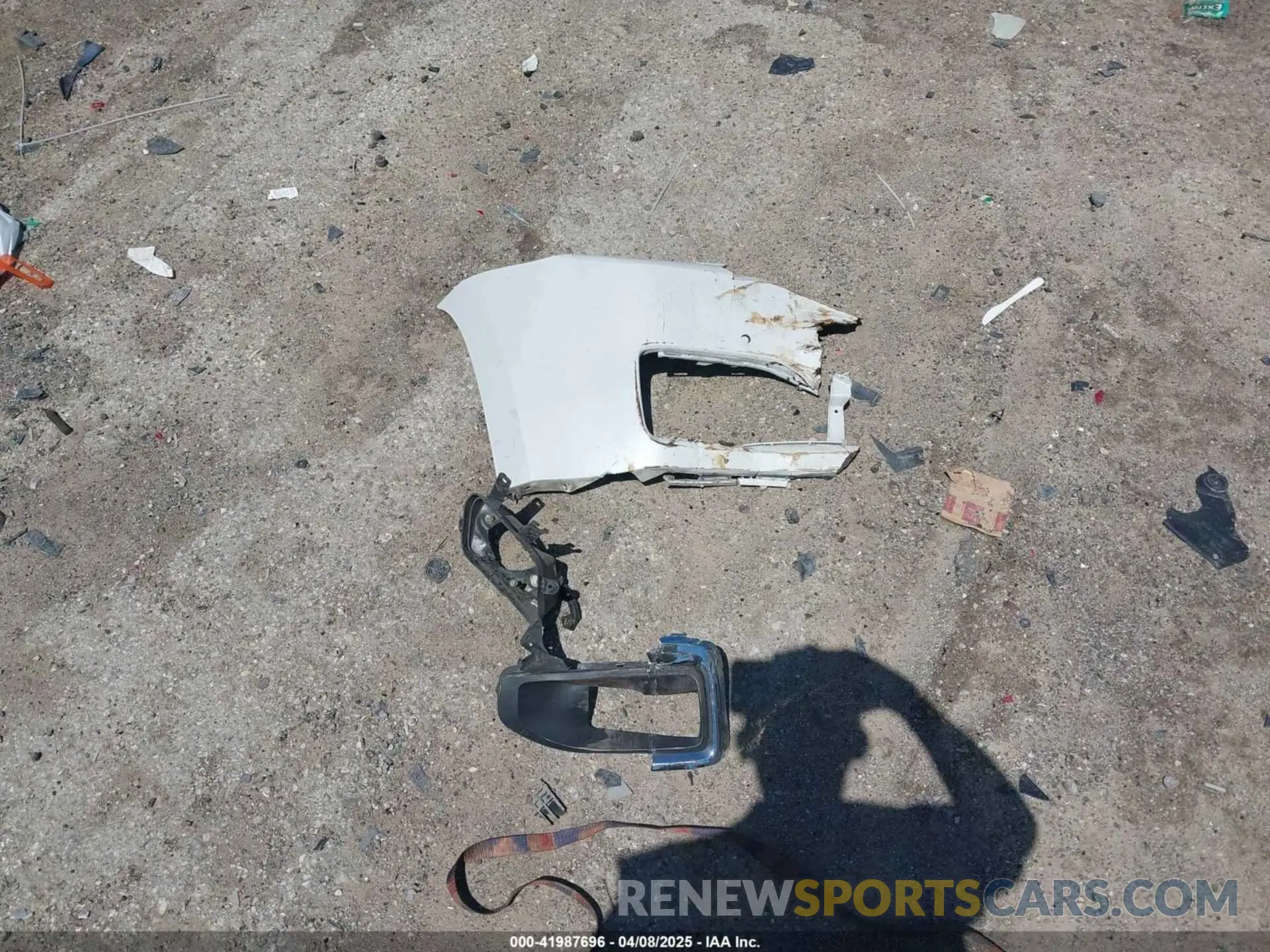 11 Photograph of a damaged car 1GKS1CKJ5LR120779 GMC YUKON 2020