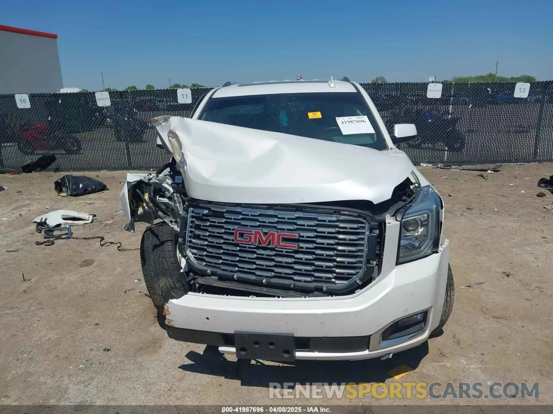 12 Photograph of a damaged car 1GKS1CKJ5LR120779 GMC YUKON 2020