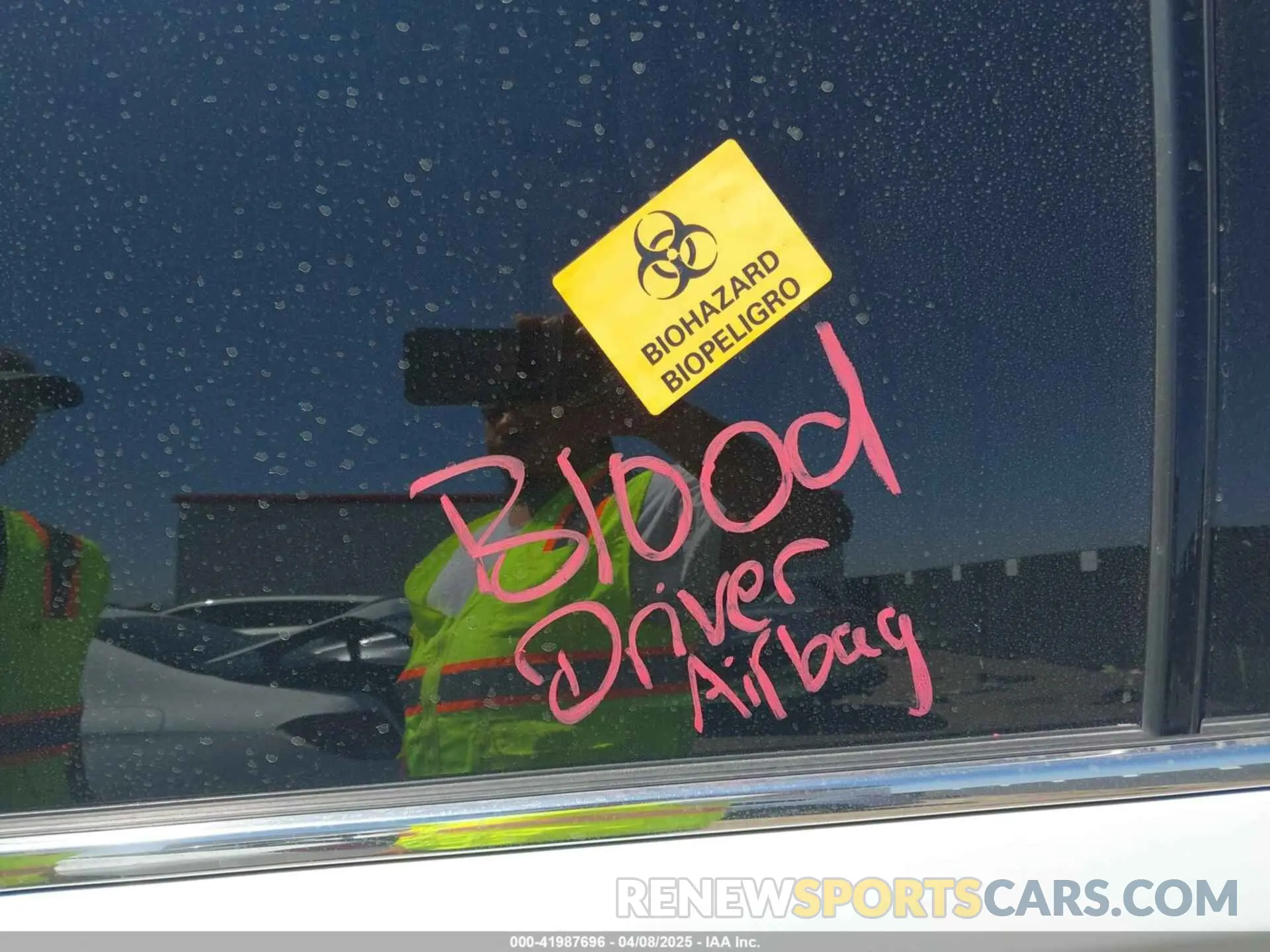 15 Photograph of a damaged car 1GKS1CKJ5LR120779 GMC YUKON 2020