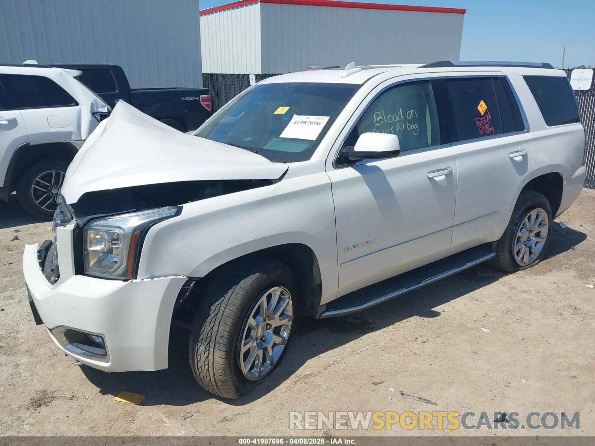2 Photograph of a damaged car 1GKS1CKJ5LR120779 GMC YUKON 2020