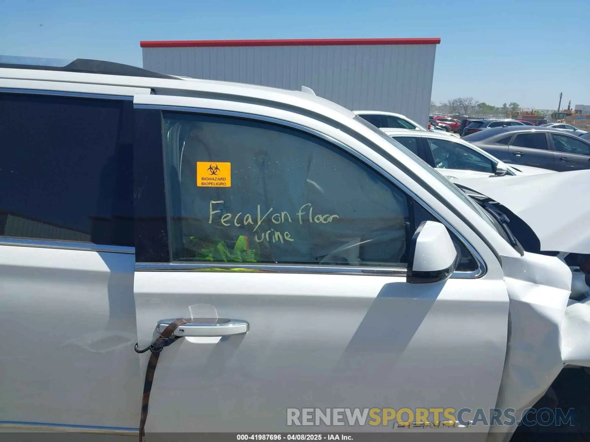 5 Photograph of a damaged car 1GKS1CKJ5LR120779 GMC YUKON 2020