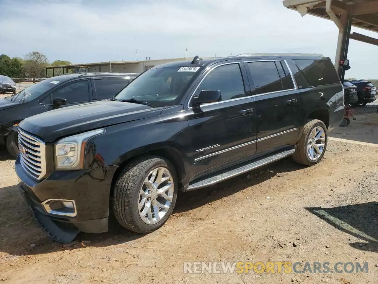1 Photograph of a damaged car 1GKS1GKCXLR146352 GMC YUKON 2020