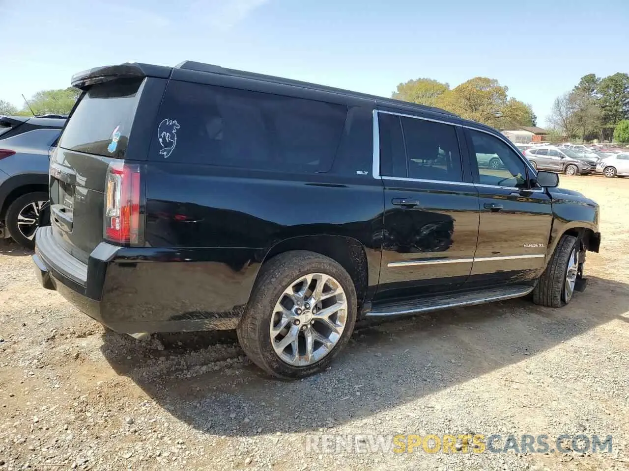 3 Photograph of a damaged car 1GKS1GKCXLR146352 GMC YUKON 2020