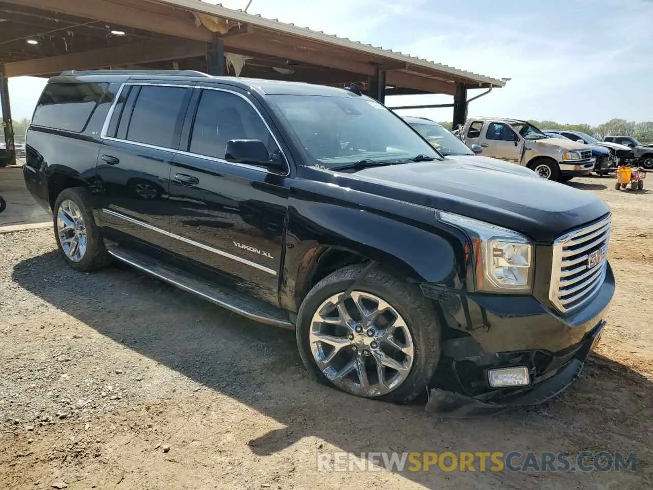 4 Photograph of a damaged car 1GKS1GKCXLR146352 GMC YUKON 2020