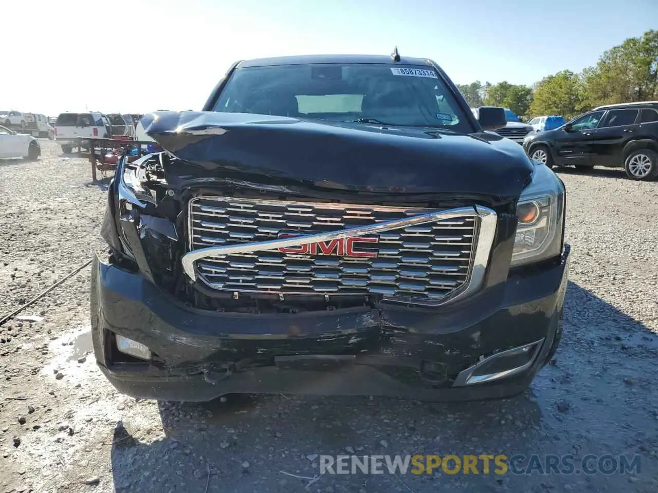 5 Photograph of a damaged car 1GKS1HKJ0LR175976 GMC YUKON 2020