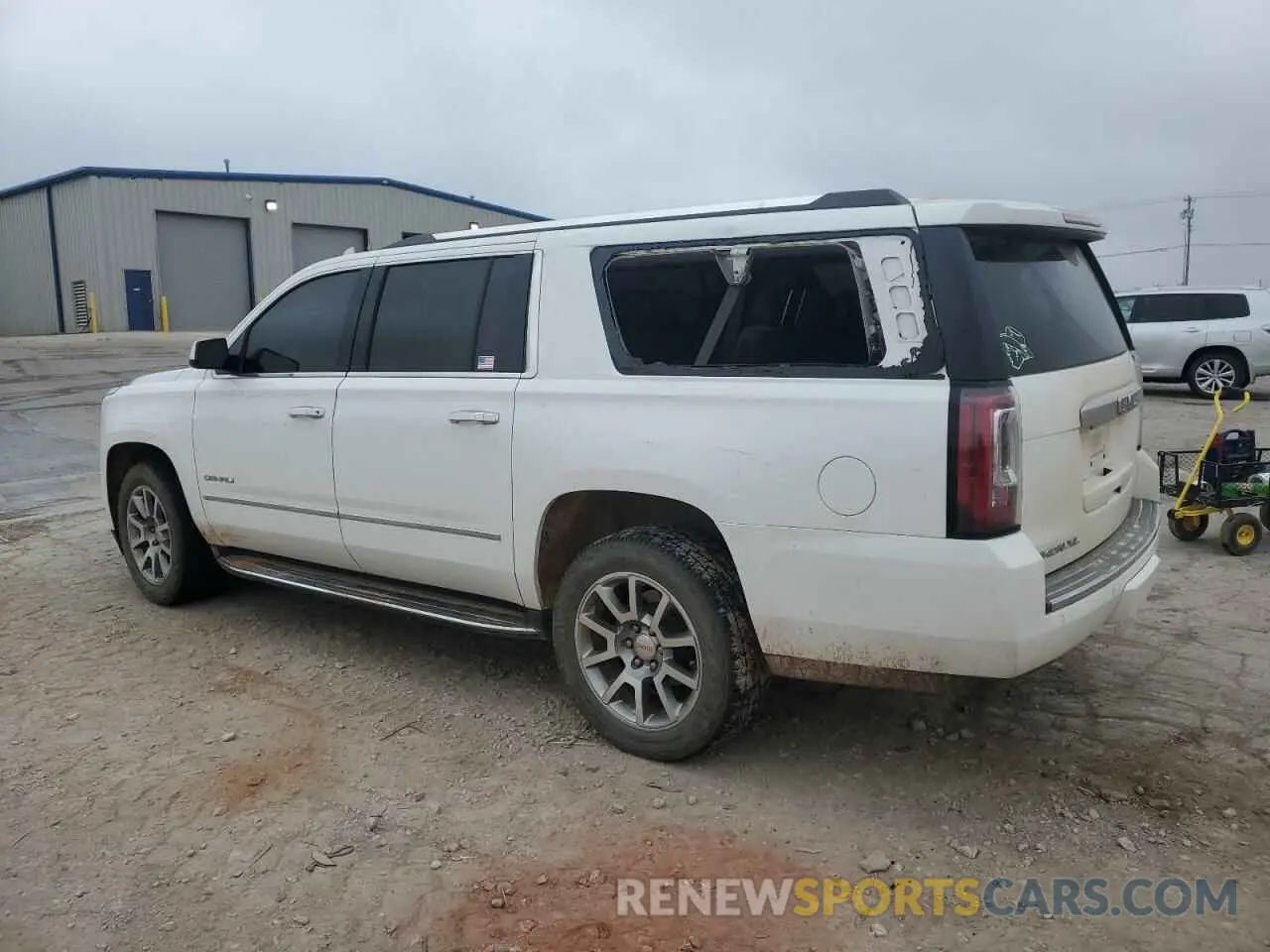 2 Photograph of a damaged car 1GKS1HKJ9LR291564 GMC YUKON 2020