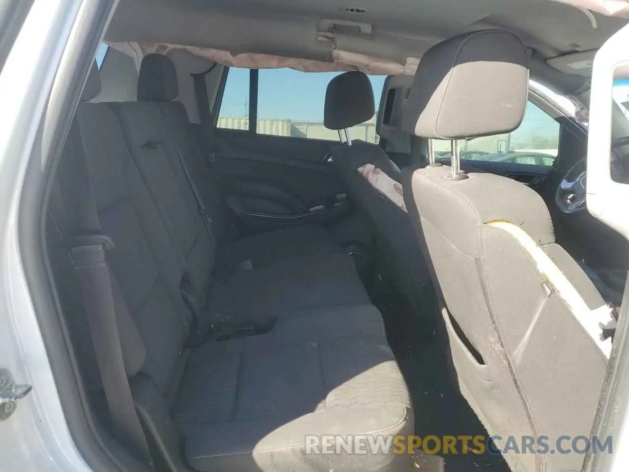 11 Photograph of a damaged car 1GKS2AKC4LR162184 GMC YUKON 2020