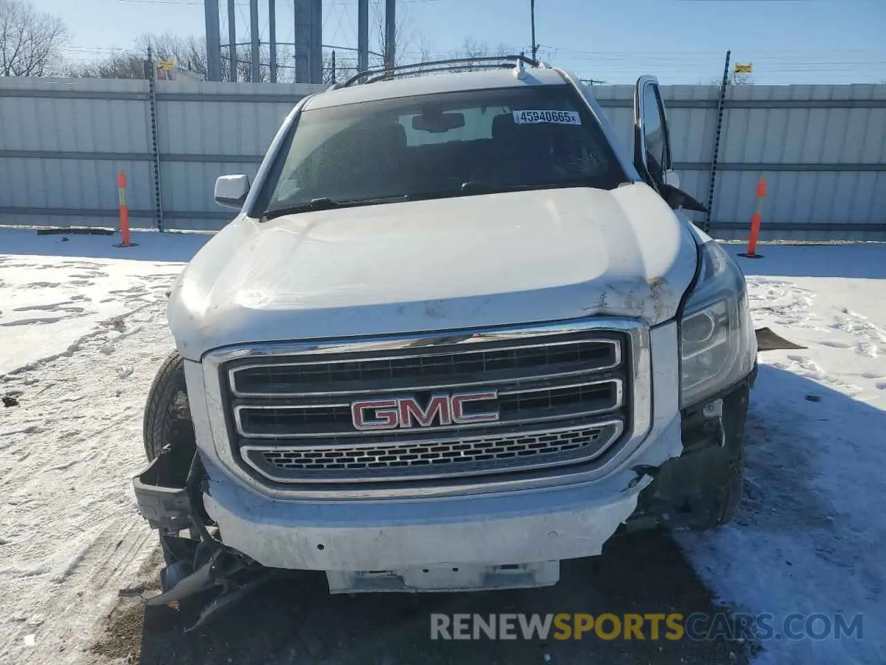 5 Photograph of a damaged car 1GKS2AKC4LR162184 GMC YUKON 2020