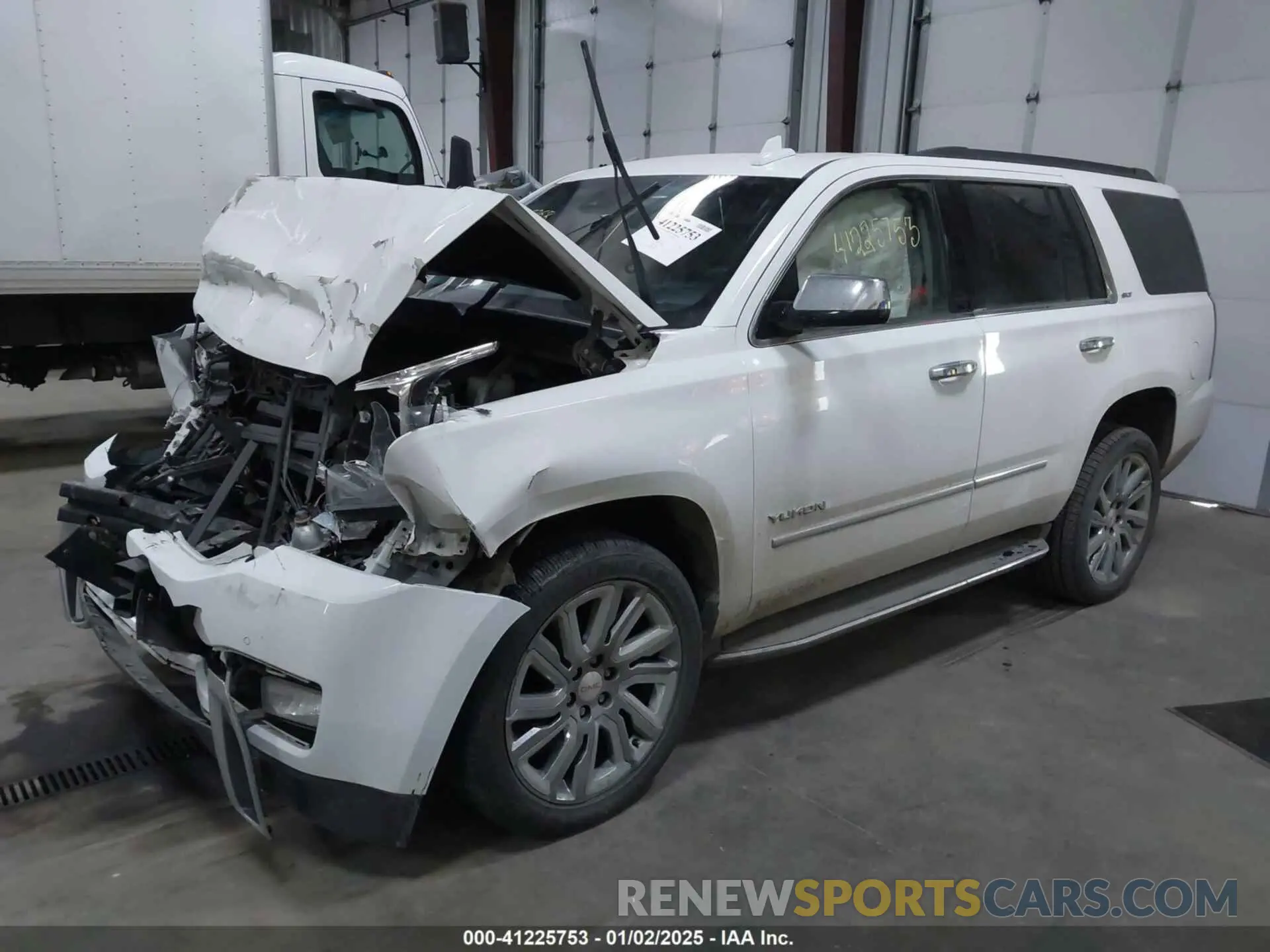 2 Photograph of a damaged car 1GKS2BKC2LR175800 GMC YUKON 2020