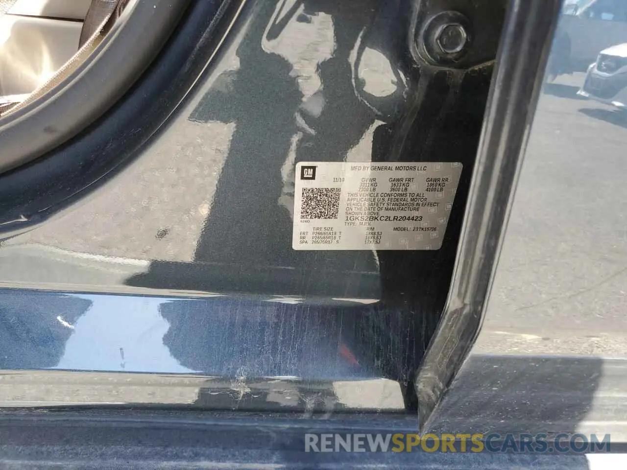 13 Photograph of a damaged car 1GKS2BKC2LR204423 GMC YUKON 2020