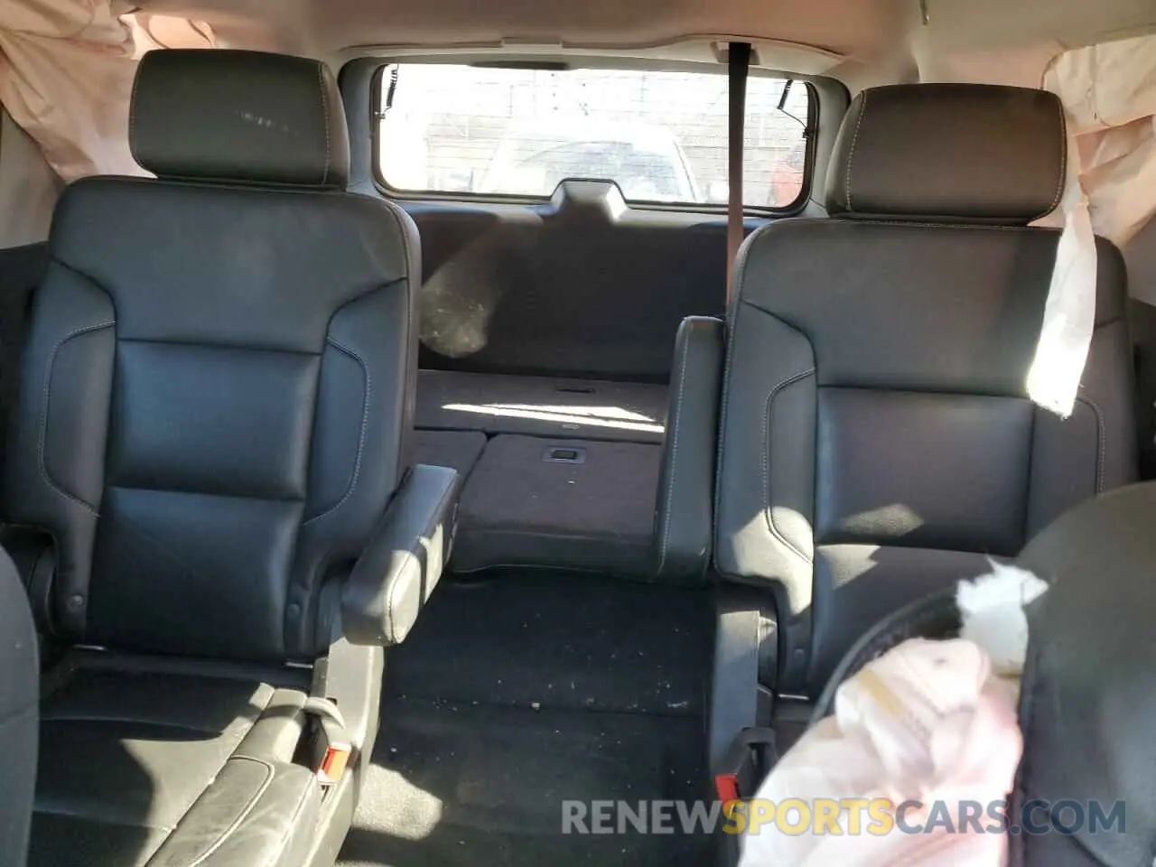 10 Photograph of a damaged car 1GKS2BKC3LR164319 GMC YUKON 2020
